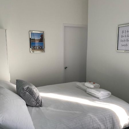 Marine View Guest House Scarborough Bagian luar foto