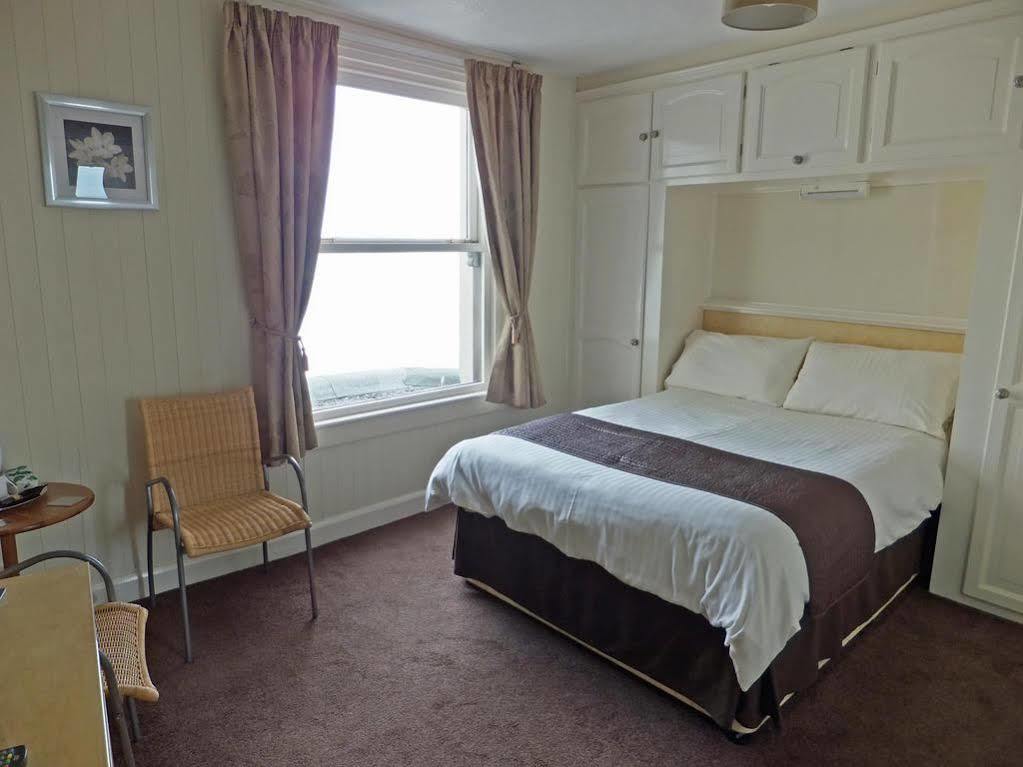 Marine View Guest House Scarborough Bagian luar foto